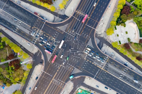 未来的智慧红绿灯：能为繁忙的路口“亮绿灯”