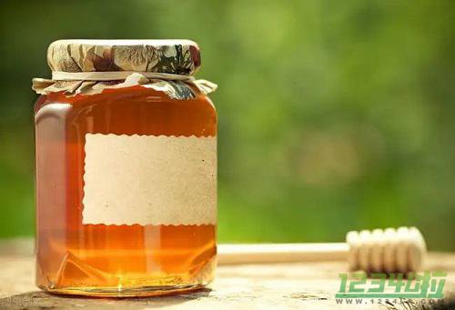 识别蜂蜜好坏的方法 用水鉴别蜂蜜的好坏