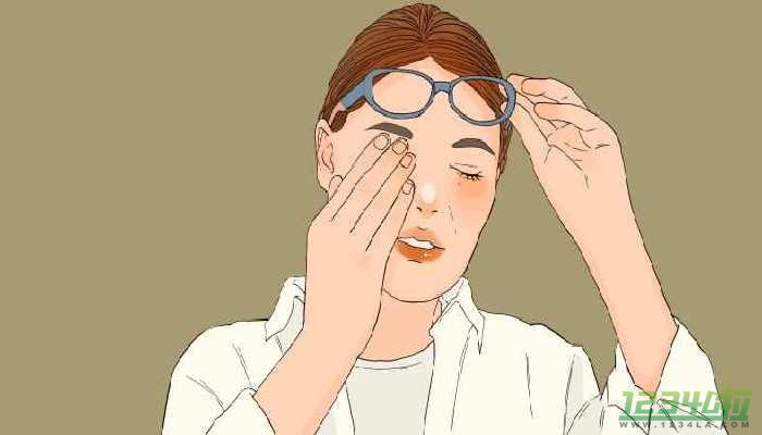 ​深圳女子因长期戴隐形眼镜导致眼角膜上爬满了新生血管
