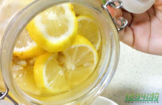 喝柠檬蜂蜜水的好处 喝柠檬蜂蜜水的坏处